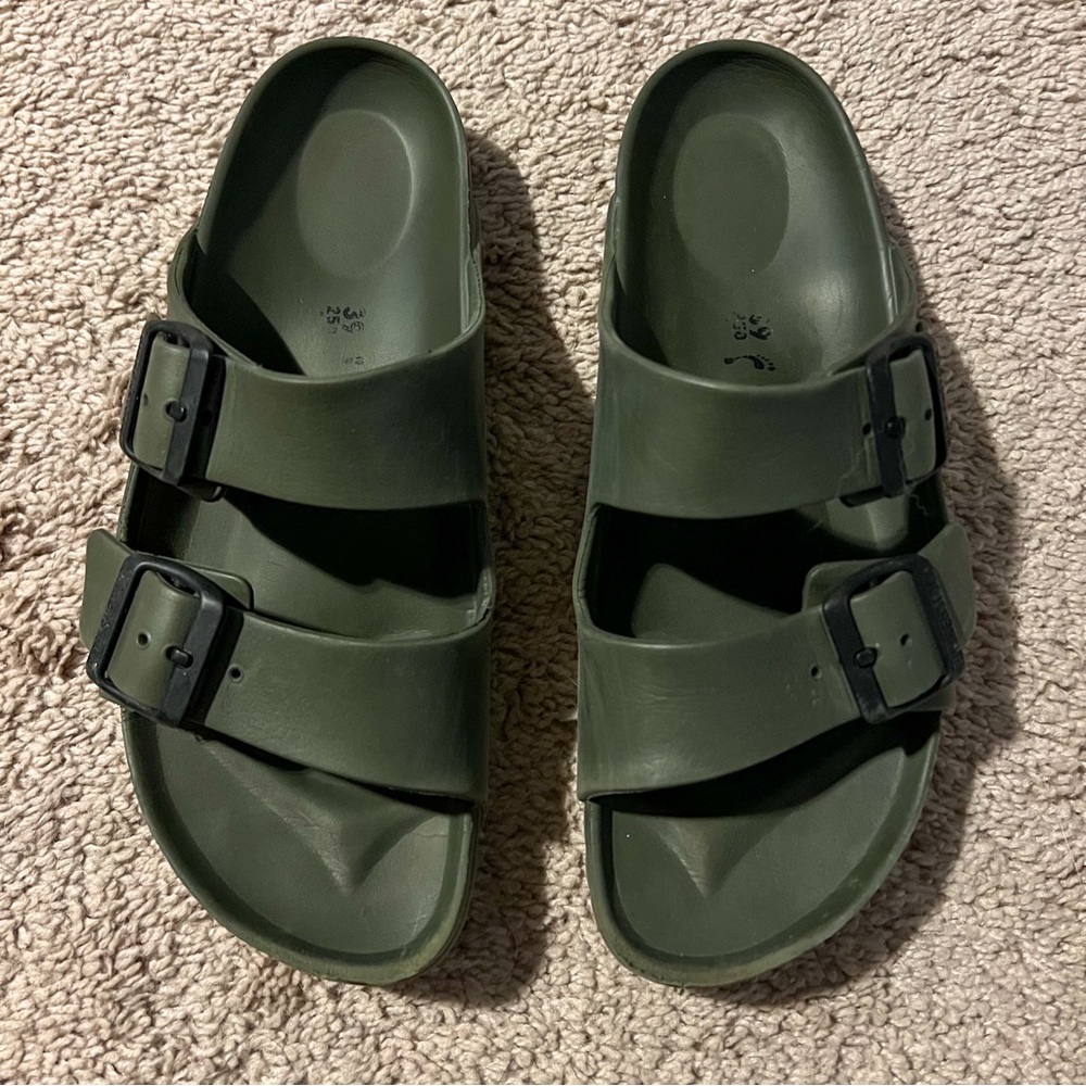 Birkenstock Size 39 Arizona Eva Plastic Sandals Dark Green 39 (8-8.5 women's) - Picture 1 of 7